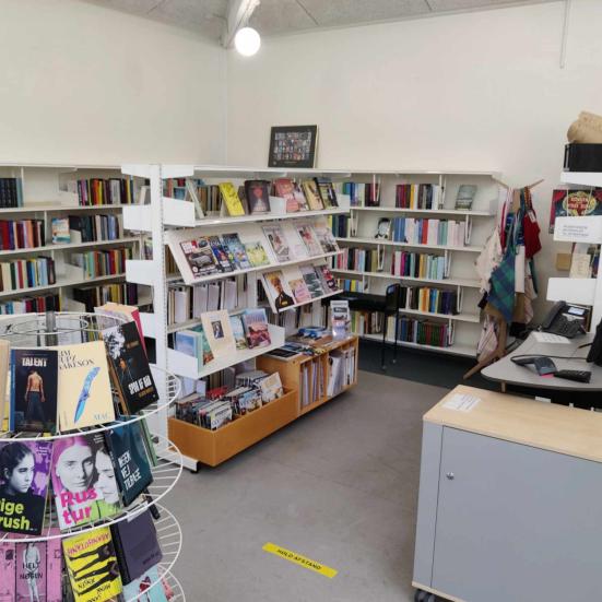 Billede af Voksen skøn Engsvang bibliotek