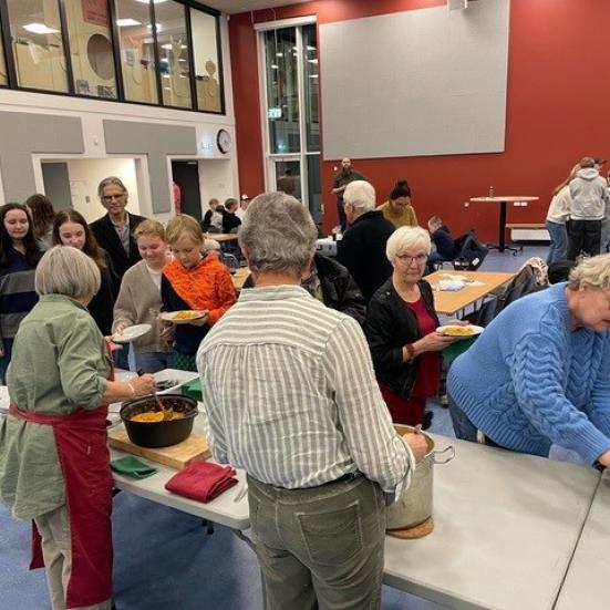 Billede af fællesspisning