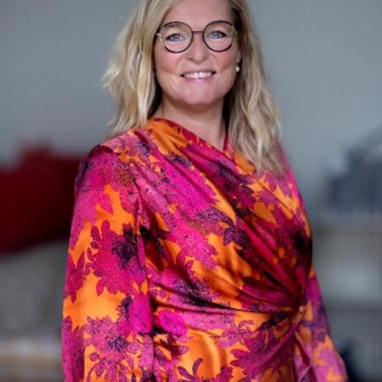 Anja Aalund er Foredragsholder, Supervisor og underviser pårørende
