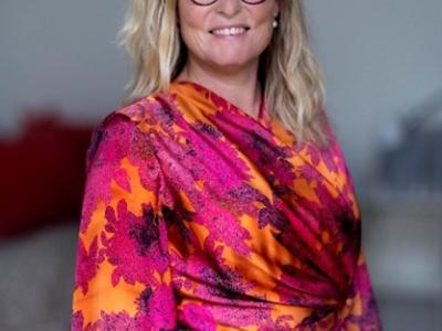 Anja Aalund er Foredragsholder, Supervisor og underviser pårørende